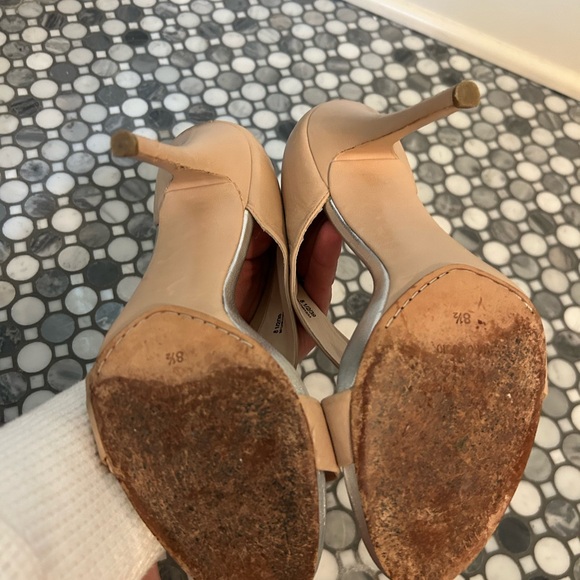 B Brian Atwood Elegant Beige 4.5” Stiletto Heels - Picture 6 of 7